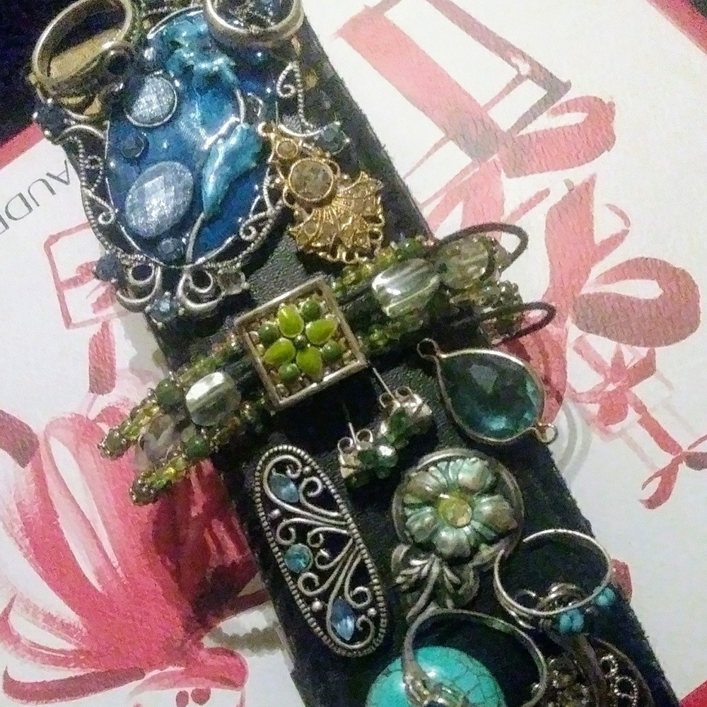 Mixed jewelry lot
